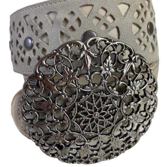 90s Taupe Leather Belt Size S Intricate Laser Cut Out Ornate Silver Buckle VTG - Picture 2 of 14